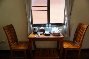 Отель Ruean Phet Sawoei Resort  Phutthaisong